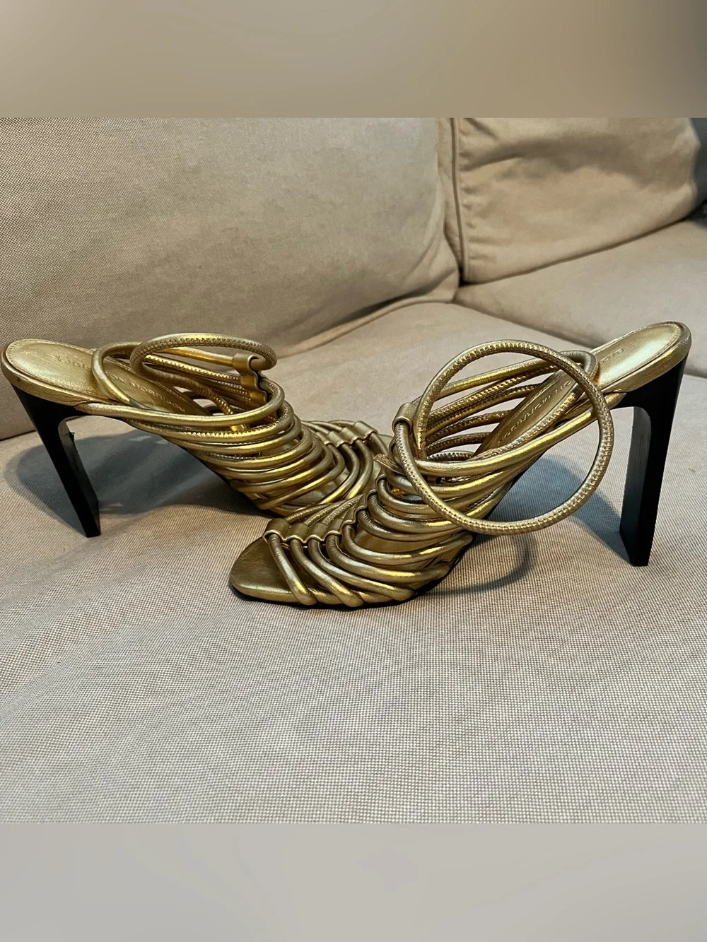 Sigerson Morrison Smilyssa gold leather heels